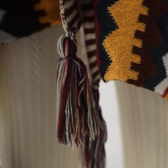 Knitted Wool Geometric Chevron Tassel Shoulder Shawl - Picture 4 of 6